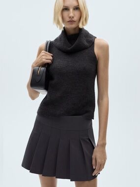 NWT Mango Pleated Mini Skirt